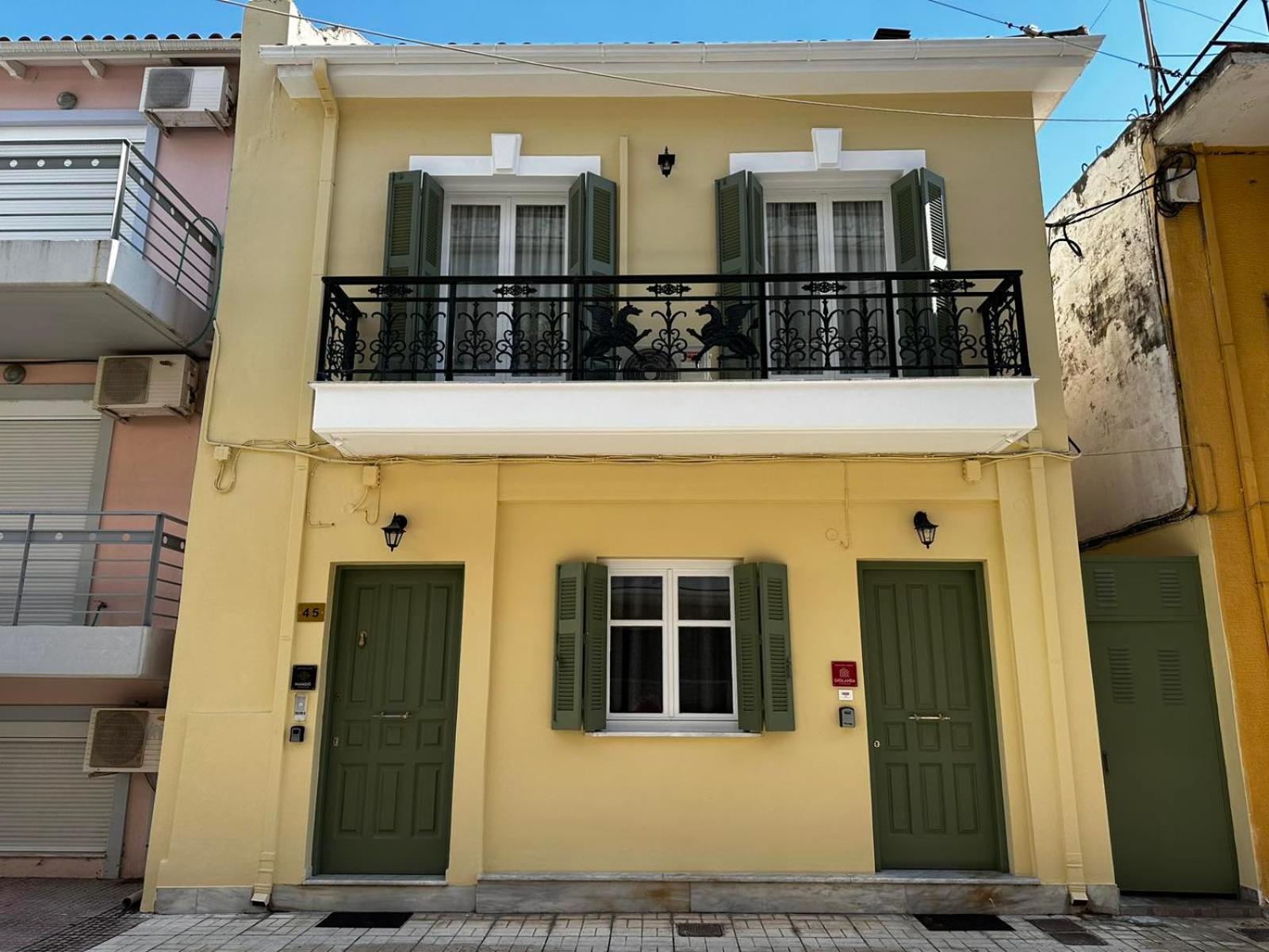 Giorgio Patrasso - Micro Apartment In The Center Of Patras Exterior foto